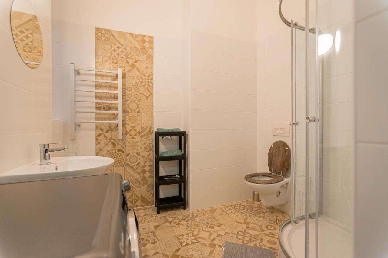 Downtown Studio Flat In Budapest, Mona Bagian luar foto