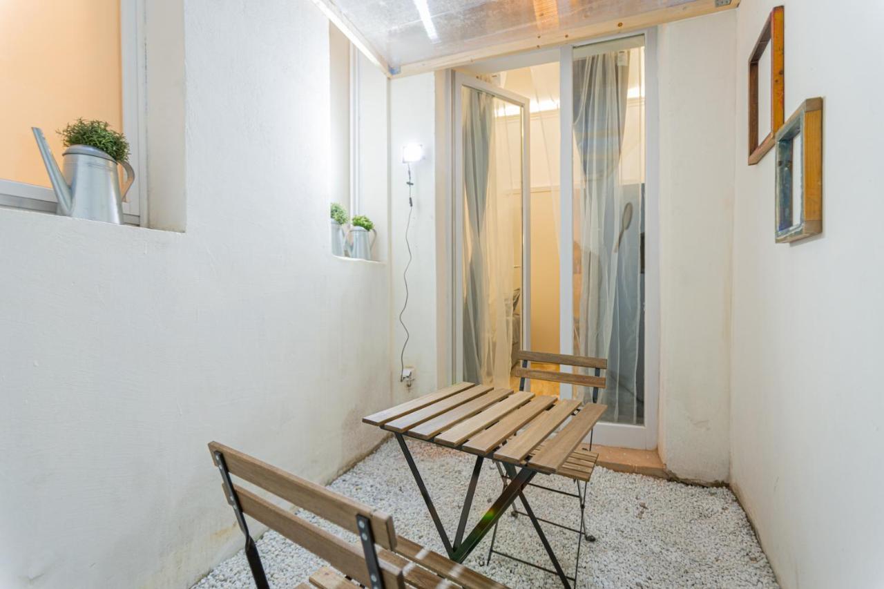 Downtown Studio Flat In Budapest, Mona Bagian luar foto